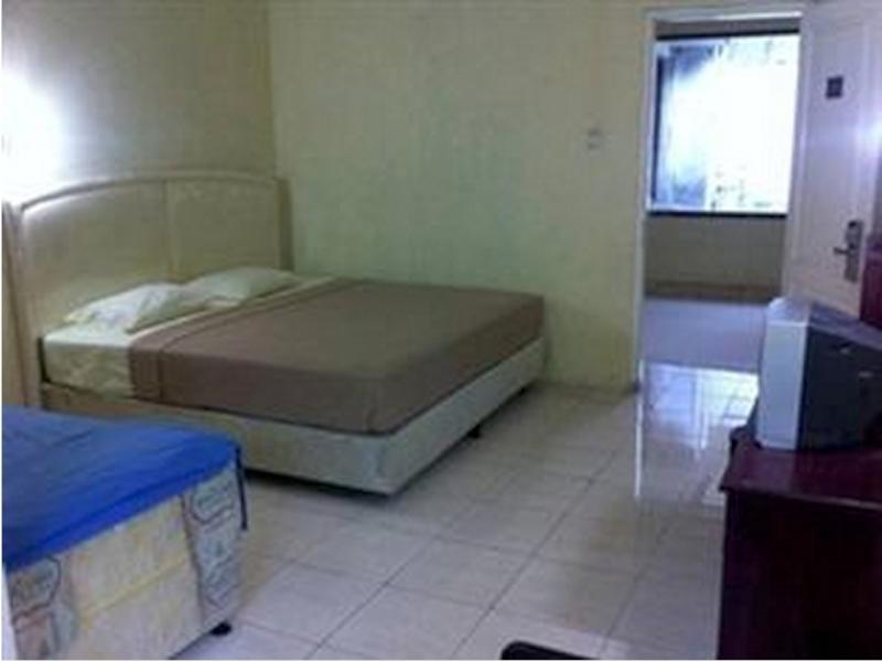 Queen Star Hotel Ngingas Extérieur photo